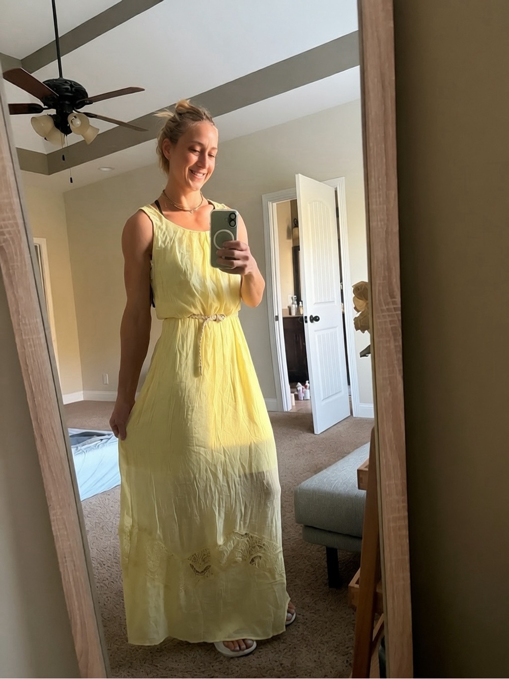 NWT! new directions butter pale Yellow Sleeveless Maxi Dress with Belt. Lined